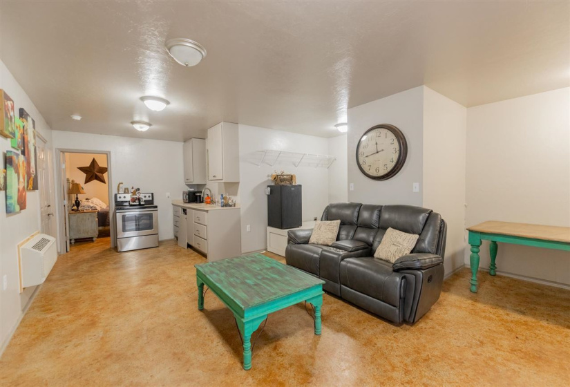 3 Bedrooms Bedrooms, ,2 BathroomsBathrooms,Residential,Single Family,3310,1,131750