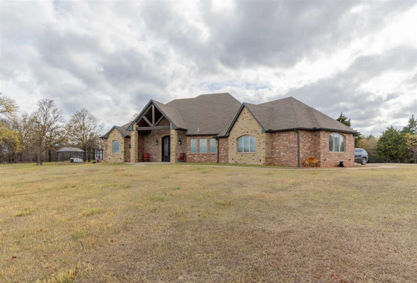 3 Bedrooms Bedrooms, ,2 BathroomsBathrooms,Residential,Single Family,3310,1,131750