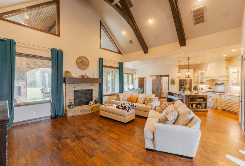 3 Bedrooms Bedrooms, ,2 BathroomsBathrooms,Residential,Single Family,3310,1,131750