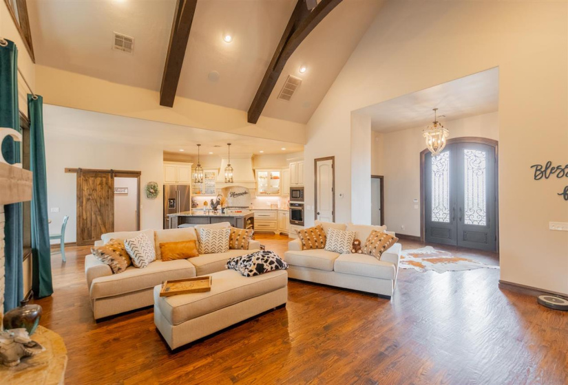 3 Bedrooms Bedrooms, ,2 BathroomsBathrooms,Residential,Single Family,3310,1,131750