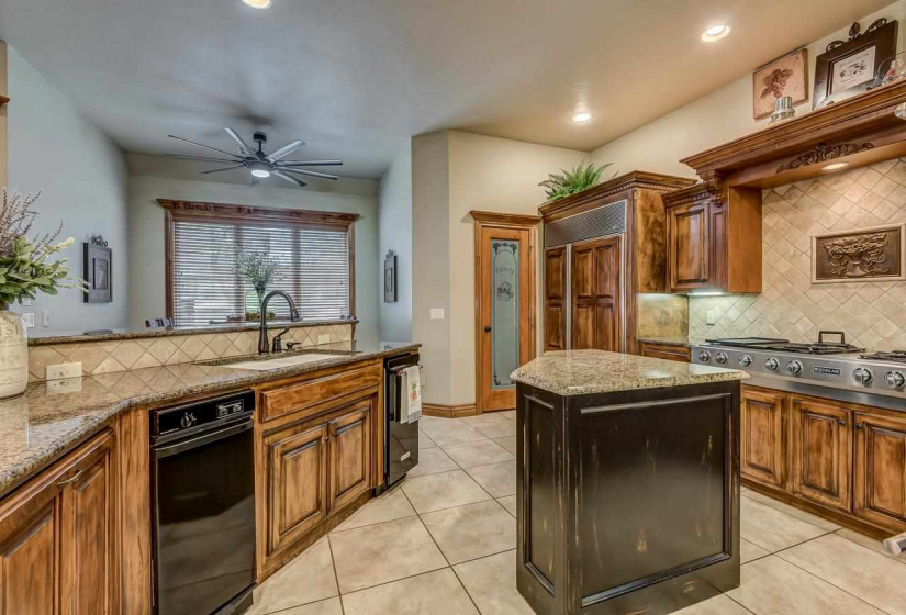 4 Bedrooms Bedrooms, ,3 BathroomsBathrooms,Residential,Single Family,Scissortail,2,131751