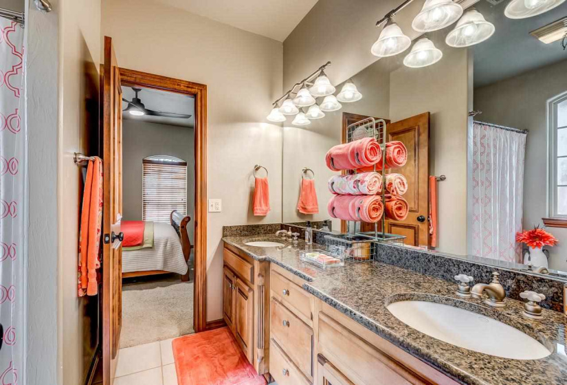 4 Bedrooms Bedrooms, ,3 BathroomsBathrooms,Residential,Single Family,Scissortail,2,131751