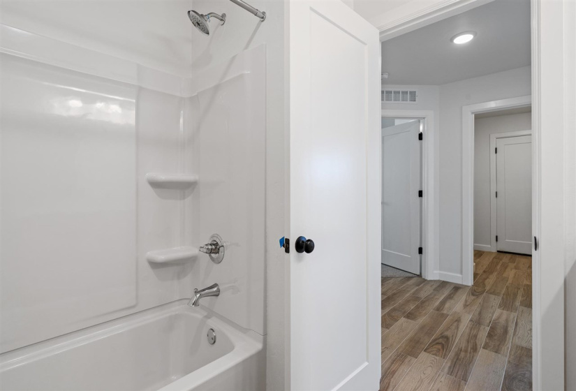3 Bedrooms Bedrooms, ,2 BathroomsBathrooms,Residential,Single Family,Bowling,1,131760