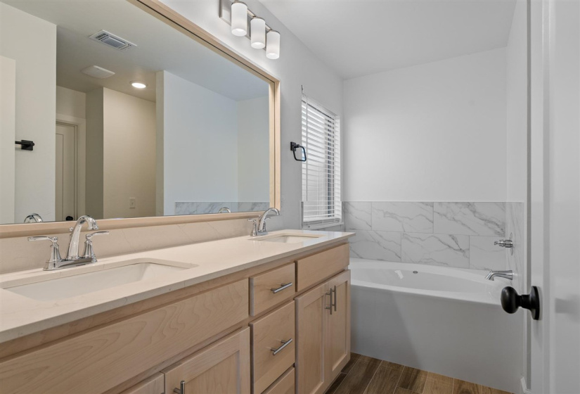 3 Bedrooms Bedrooms, ,2 BathroomsBathrooms,Residential,Single Family,Bowling,1,131760