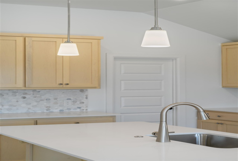 3 Bedrooms Bedrooms, ,2 BathroomsBathrooms,Residential,Single Family,Bowling,1,131761