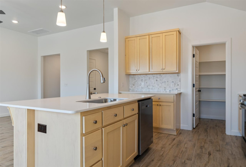 3 Bedrooms Bedrooms, ,2 BathroomsBathrooms,Residential,Single Family,Bowling,1,131761