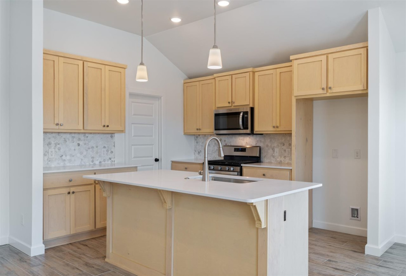 3 Bedrooms Bedrooms, ,2 BathroomsBathrooms,Residential,Single Family,Bowling,1,131761