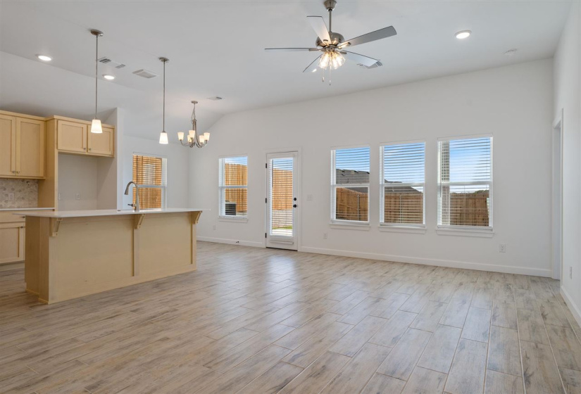 3 Bedrooms Bedrooms, ,2 BathroomsBathrooms,Residential,Single Family,Bowling,1,131761