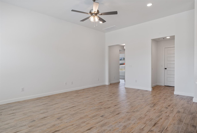 3 Bedrooms Bedrooms, ,2 BathroomsBathrooms,Residential,Single Family,Bowling,1,131761