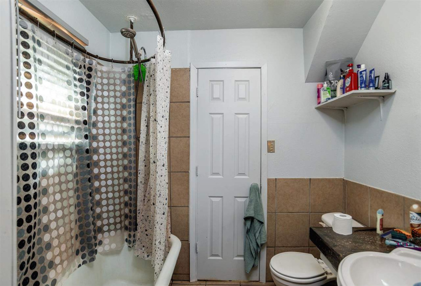 6 BathroomsBathrooms,Multi-family,Other,Lowry,1,131771