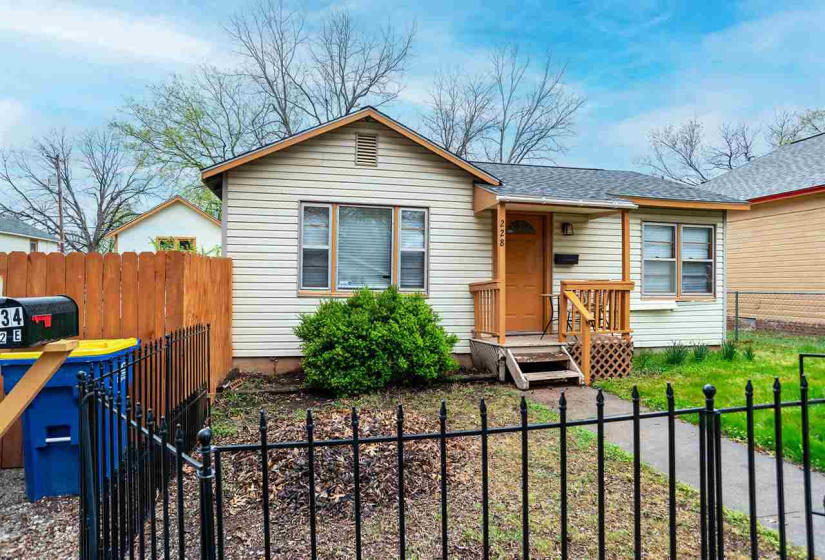6 BathroomsBathrooms,Multi-family,Other,Lowry,1,131771