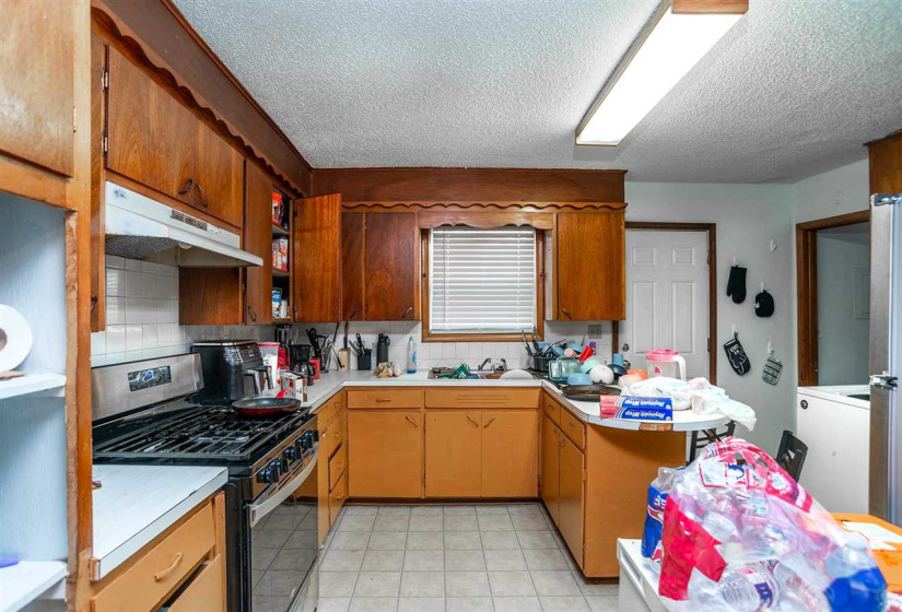 6 BathroomsBathrooms,Multi-family,Other,Lowry,1,131771