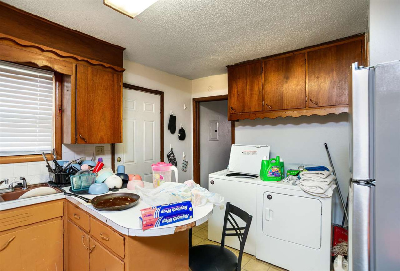 6 BathroomsBathrooms,Multi-family,Other,Lowry,1,131771