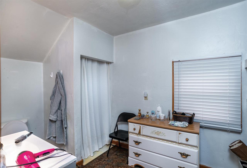 6 BathroomsBathrooms,Multi-family,Other,Lowry,1,131771