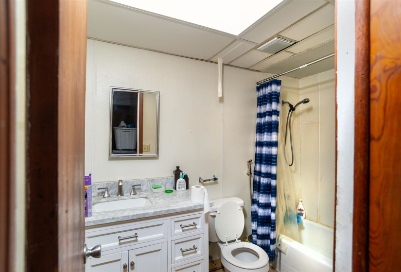 6 BathroomsBathrooms,Multi-family,Other,Lowry,1,131771