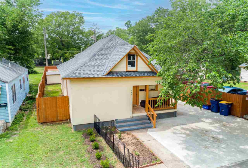 6 BathroomsBathrooms,Multi-family,Other,Lowry,1,131771