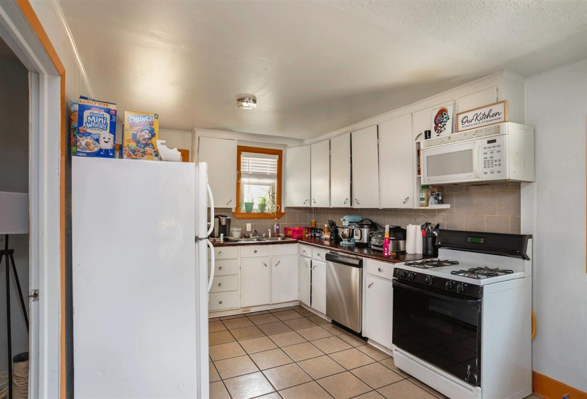 6 BathroomsBathrooms,Multi-family,Other,Lowry,1,131771