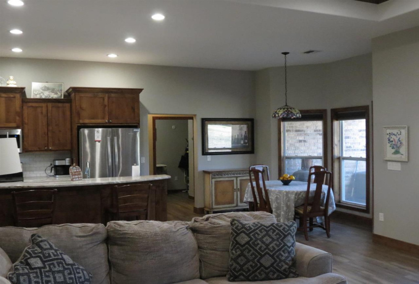 3 Bedrooms Bedrooms, ,2 BathroomsBathrooms,Residential,Single Family,Churchill Downs,1,131770