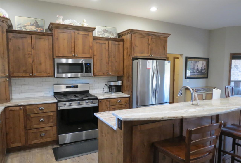 3 Bedrooms Bedrooms, ,2 BathroomsBathrooms,Residential,Single Family,Churchill Downs,1,131770