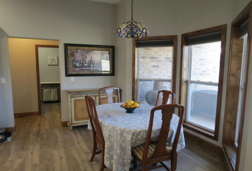 3 Bedrooms Bedrooms, ,2 BathroomsBathrooms,Residential,Single Family,Churchill Downs,1,131770