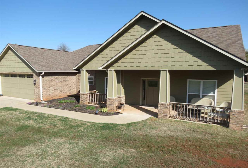 3 Bedrooms Bedrooms, ,2 BathroomsBathrooms,Residential,Single Family,Churchill Downs,1,131770