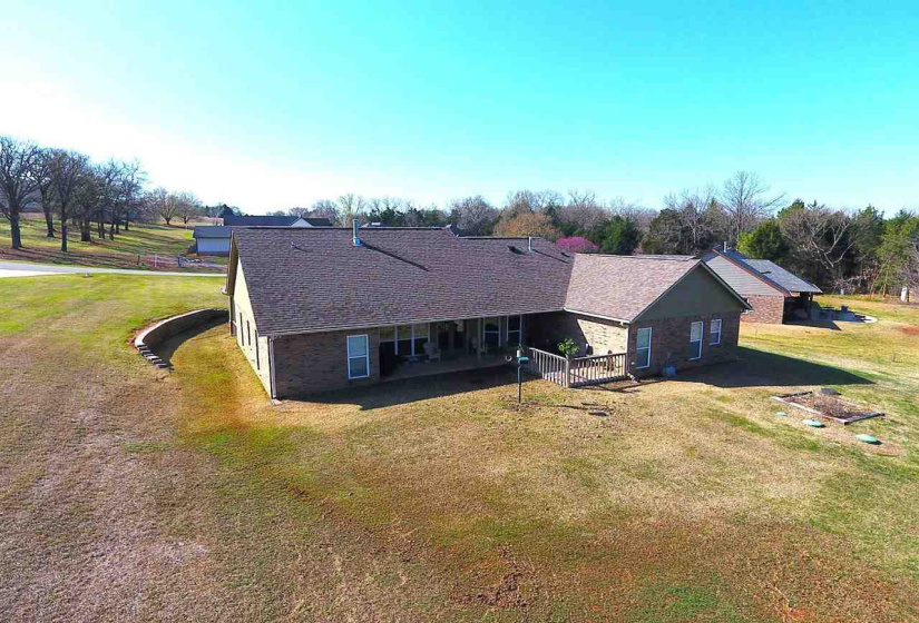 3 Bedrooms Bedrooms, ,2 BathroomsBathrooms,Residential,Single Family,Churchill Downs,1,131770