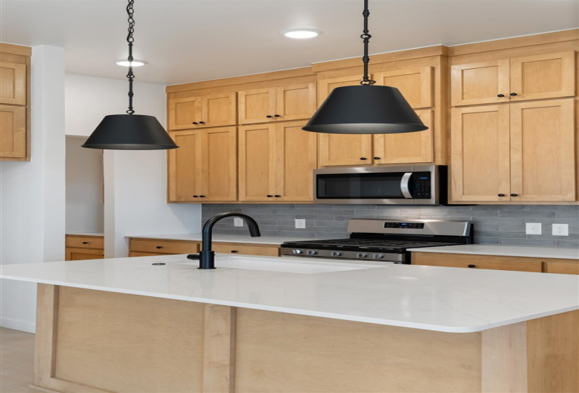 4 Bedrooms Bedrooms, ,2 BathroomsBathrooms,Residential,Single Family,Bowling,1,131775