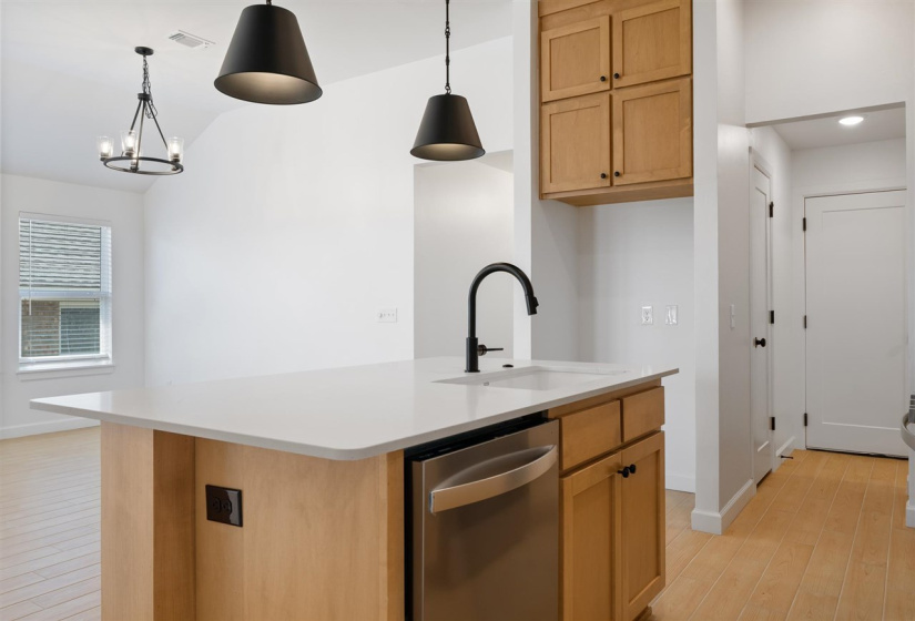 4 Bedrooms Bedrooms, ,2 BathroomsBathrooms,Residential,Single Family,Bowling,1,131775