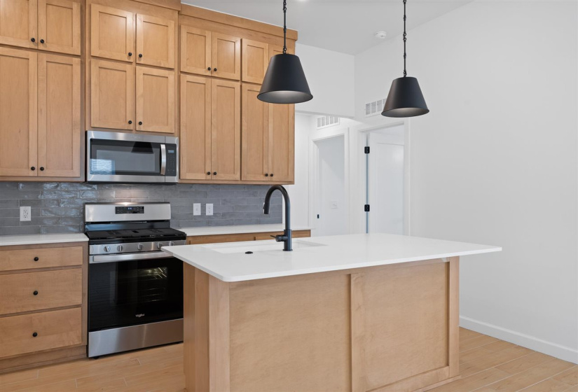 4 Bedrooms Bedrooms, ,2 BathroomsBathrooms,Residential,Single Family,Bowling,1,131775