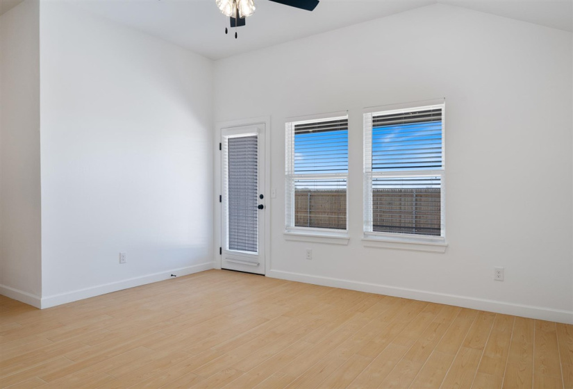 4 Bedrooms Bedrooms, ,2 BathroomsBathrooms,Residential,Single Family,Bowling,1,131775