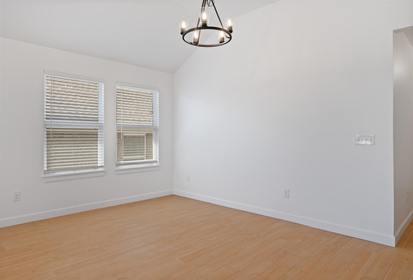 4 Bedrooms Bedrooms, ,2 BathroomsBathrooms,Residential,Single Family,Bowling,1,131775