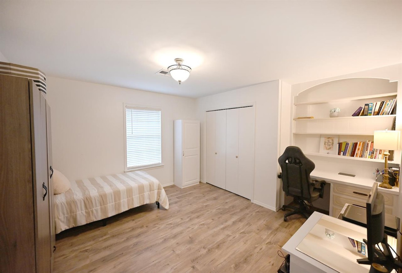 5 Bedrooms Bedrooms, ,2 BathroomsBathrooms,Residential,Single Family,Jardot,1,131780