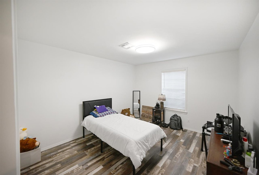 5 Bedrooms Bedrooms, ,2 BathroomsBathrooms,Residential,Single Family,Jardot,1,131780