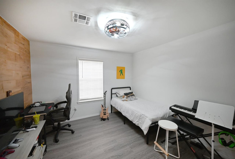 5 Bedrooms Bedrooms, ,2 BathroomsBathrooms,Residential,Single Family,Jardot,1,131780