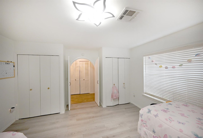 5 Bedrooms Bedrooms, ,2 BathroomsBathrooms,Residential,Single Family,Jardot,1,131780