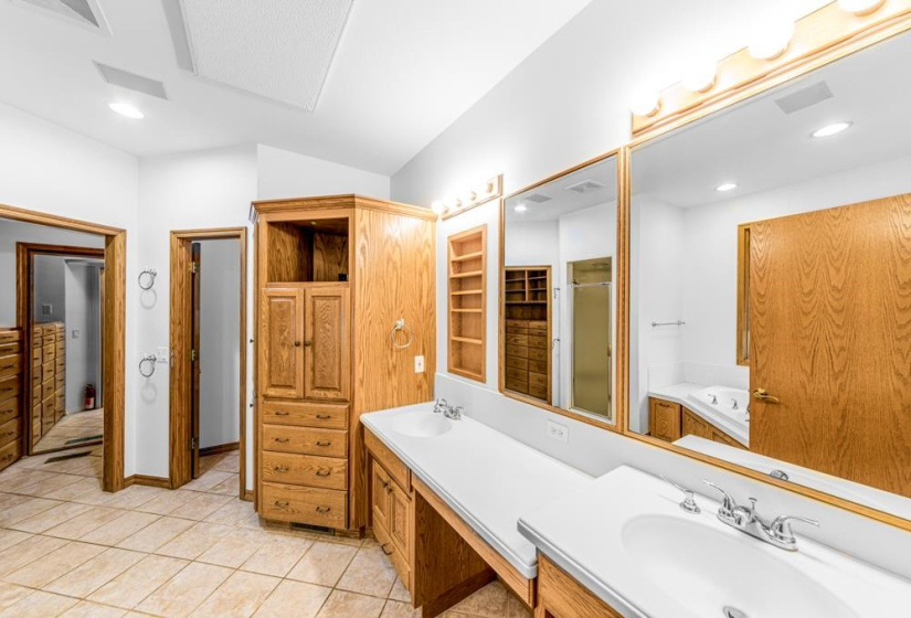 4 Bedrooms Bedrooms, ,3 BathroomsBathrooms,Residential,Single Family,Deer Crossing,1.5,131787