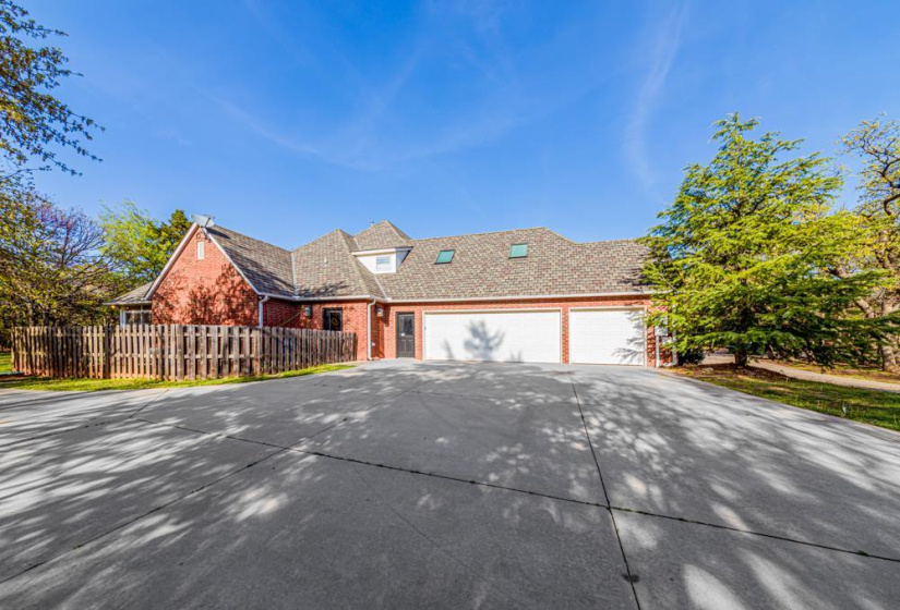 4 Bedrooms Bedrooms, ,3 BathroomsBathrooms,Residential,Single Family,Deer Crossing,1.5,131787