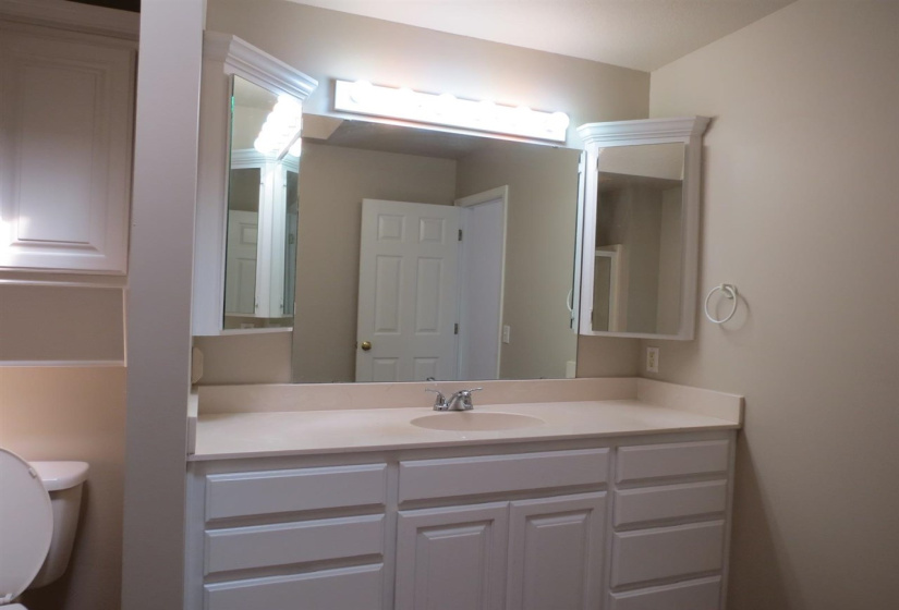 3 Bedrooms Bedrooms, ,2 BathroomsBathrooms,Residential,Single Family,Windsor,1,131788