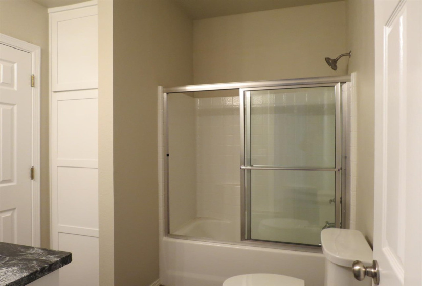 3 Bedrooms Bedrooms, ,2 BathroomsBathrooms,Residential,Single Family,Windsor,1,131788