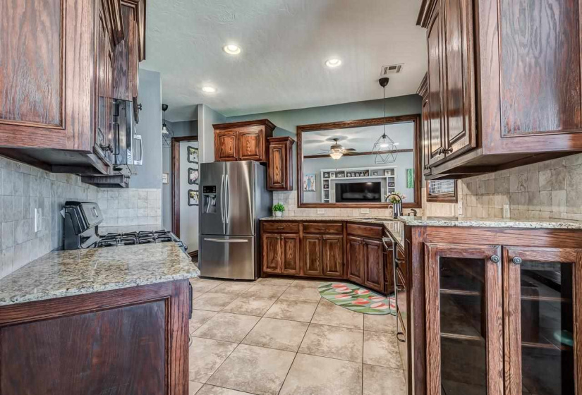 4 Bedrooms Bedrooms, ,2 BathroomsBathrooms,Residential,Single Family,Fountain View,1.5,131798