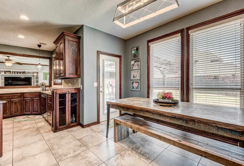 4 Bedrooms Bedrooms, ,2 BathroomsBathrooms,Residential,Single Family,Fountain View,1.5,131798