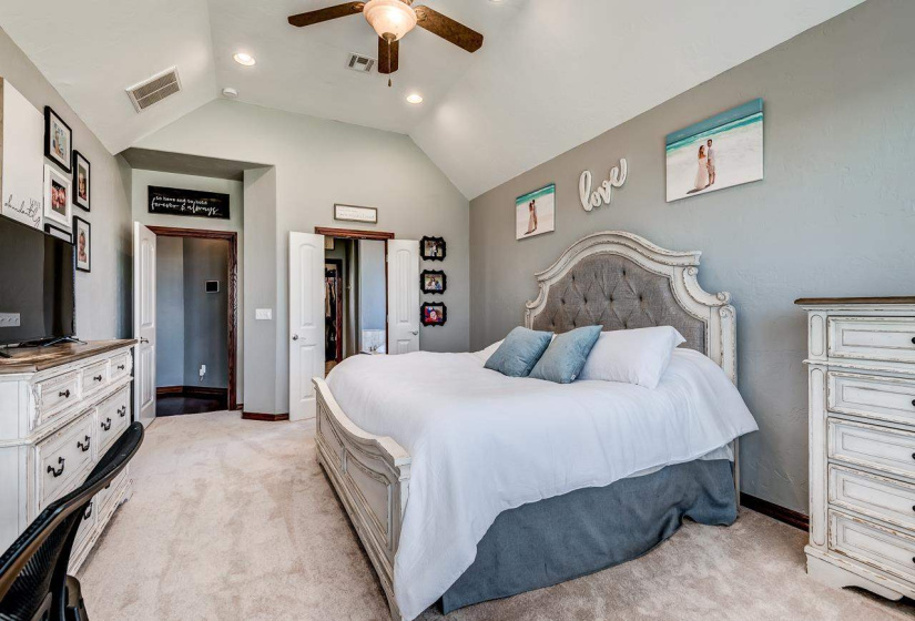 4 Bedrooms Bedrooms, ,2 BathroomsBathrooms,Residential,Single Family,Fountain View,1.5,131798