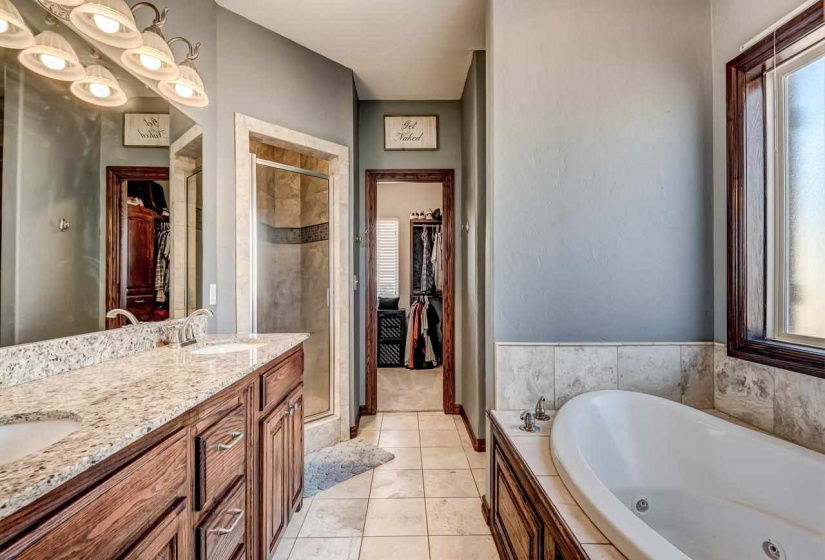 4 Bedrooms Bedrooms, ,2 BathroomsBathrooms,Residential,Single Family,Fountain View,1.5,131798