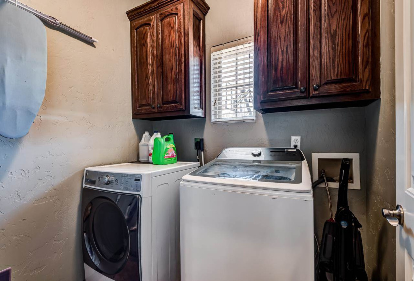 4 Bedrooms Bedrooms, ,2 BathroomsBathrooms,Residential,Single Family,Fountain View,1.5,131798