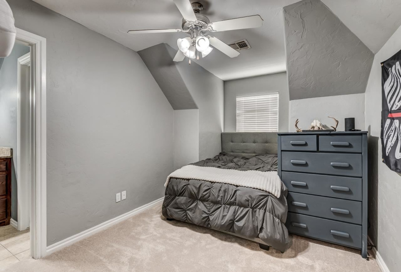 4 Bedrooms Bedrooms, ,2 BathroomsBathrooms,Residential,Single Family,Fountain View,1.5,131798