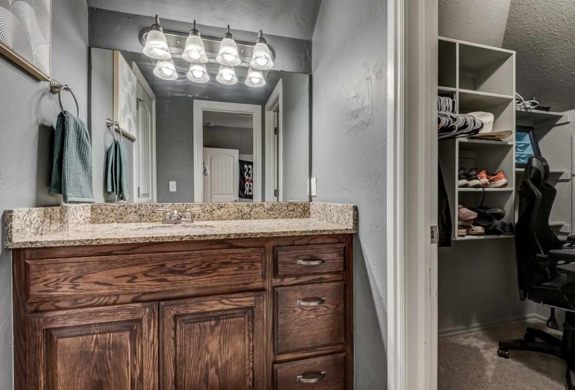 4 Bedrooms Bedrooms, ,2 BathroomsBathrooms,Residential,Single Family,Fountain View,1.5,131798