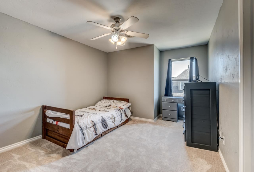 4 Bedrooms Bedrooms, ,2 BathroomsBathrooms,Residential,Single Family,Fountain View,1.5,131798