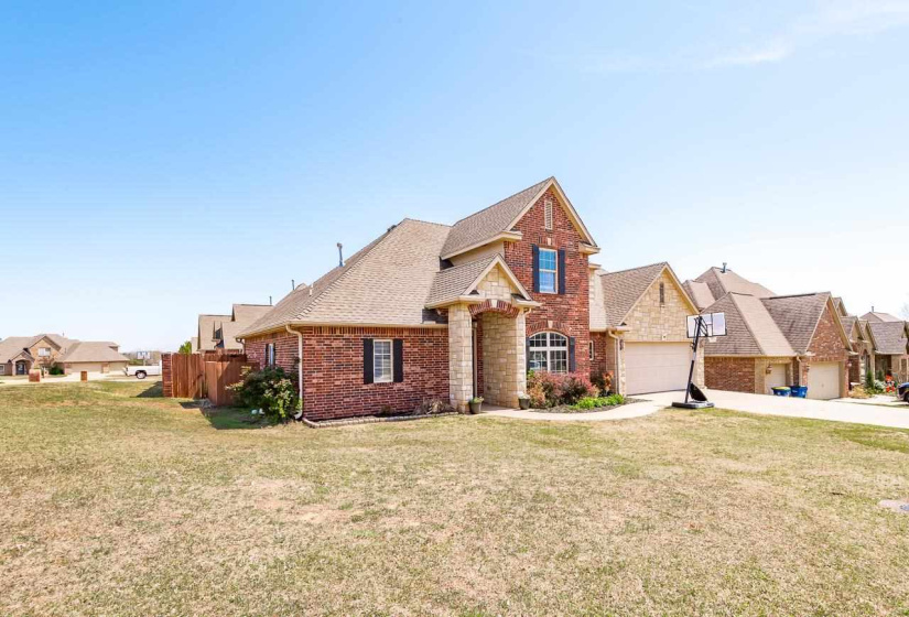 4 Bedrooms Bedrooms, ,2 BathroomsBathrooms,Residential,Single Family,Fountain View,1.5,131798