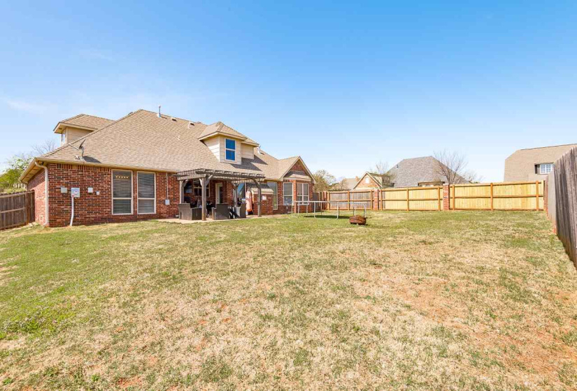 4 Bedrooms Bedrooms, ,2 BathroomsBathrooms,Residential,Single Family,Fountain View,1.5,131798