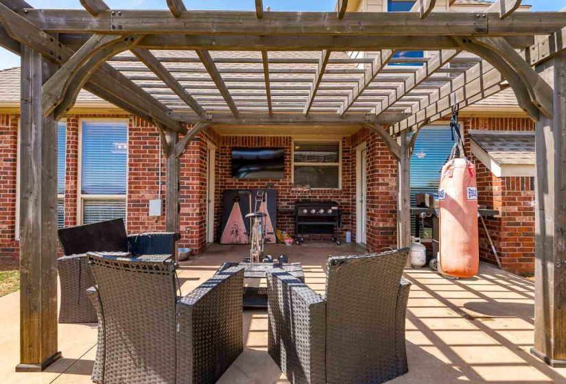 4 Bedrooms Bedrooms, ,2 BathroomsBathrooms,Residential,Single Family,Fountain View,1.5,131798